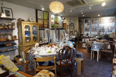 ドゥクラフト土肥家具のショールーム