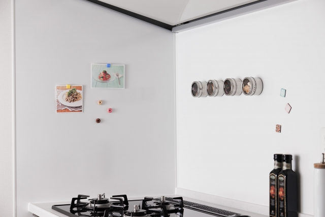 キッチンの床・壁はどう選ぶ？水回りの掃除をラクにするメンテナンス重視のリフォーム術